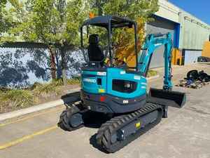 Miniexcavadora SunWard SWE25UF de 2.5 Toneladas, Excavadora Compacta con Motor Yanmar para Uso en Construcción y Agricultura - Product Image 1