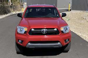 TOYOTA TACOMA TRD OFF-ROAD DOBLE CABINA 4X4 2015 USADO, VOLANTE A LA IZQUIERDA/DERECHA - Product Image 2