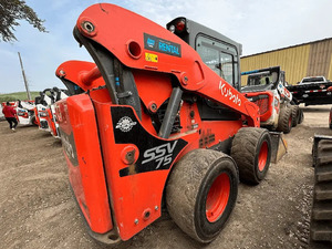 Chargeuse compacte Kubota de qualité supérieure en gros avec tête de broyage forestier haute performance pour le travail - Product Image 3