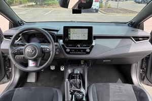 2024 T O Y O T a G R a s P I R E SUV Moteur essence <4L Transmission intégrale Cuir R18 Intérieur clair Barre de toit en alliage d'aluminium - Product Image 6