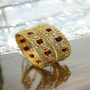 Ensemble de bracelets élégants AD pour femmes Bracelets américains en diamant pour tenues ethniques et modernes Vêtements quotidiens, fêtes et occasions spéciales - Product Image 1