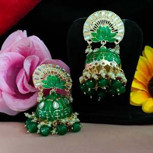 Meenakari ต่างหูแฟชั่น jhumkas คลาสสิกหรูหราสำหรับผู้หญิงที่มีสีแขวนคริลิคที่มีคุณภาพดีมีเสน่ห์สดใส - Product Image 4