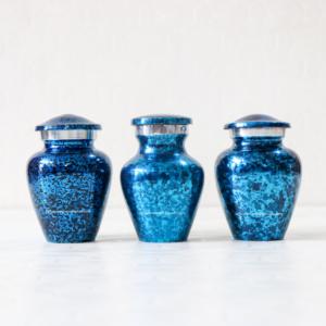 โกศอลูมิเนียมสีฟ้าขนาดเล็กสำหรับเผาขี้เถ้าของมนุษย์พร้อมโกศแกะสลักรูปนกคุณภาพสูง - Product Image 4