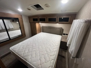 Autocaravana FO-R-E-S-T RV R-I-V-E-R F-L-A-G S-T-A-F-F SUPER LITE 8529RLWS 2017, USADA EN BUEN ESTADO, DISPONIBLE PARA LA VENTA - Product Image 3