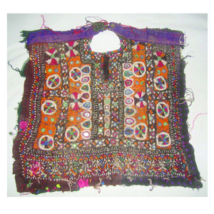 Parche de chenilla de trabajo con espejo bordado de yugo de cuello Vintage indio, parche de aplique hecho a mano, artesanía de costura, yugo de cuello de tela de algodón - Product Image 3