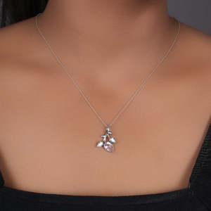 Pendentif romantique en argent 925 en forme de feuille avec cristal rose et strass taillés en poire pour femme, à porter au quotidien - Product Image 2