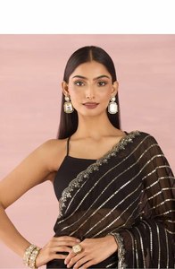 Hermoso color negro rico fiesta y función desgaste suave Georgette tela hilo de secuencia múltiple trabajo peso ligero elegante Saree - Product Image 2
