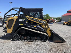 Machine de manutention compacte ASV RT-120 haute performance et ASV RT-135 pour les travaux de construction et forestiers, dotée d'une pompe hydraulique fiable. - Product Image 3