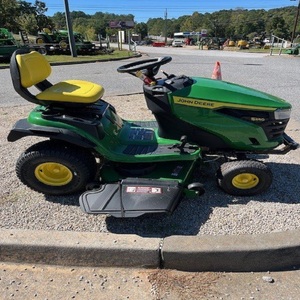 Tracteur de pelouse John Deere S240, moteur 4 temps 125cc, moteur électrique 12V 1200W, garantie 2 ans, travaux de pelouse intensifs - Product Image 2