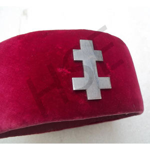 Gants en cuir noir chevalier Templer Maroon & chapeau noir - Product Image 5