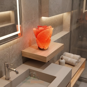 Lampe en sel de l'Himalaya artisanale, design fleur de rose, purificateur d'air, veilleuse en cristal naturel avec cordon à intensité variable et base en bois - Product Image 3