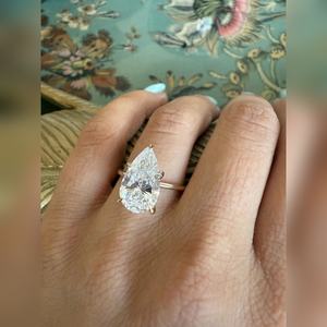 Anillo de Halo Oculto con Corte de Pera a Precio de Fábrica, Diamante Cultivado en Laboratorio Certificado de 4.00 Quilates VVS2 VVS1, Joyería de Propuesta Solitario - Product Image 5