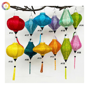 Lanterne en soie faite à la main de luxe suspendue lumière décorative pour l'intérieur de mariage de fête - Product Image 1