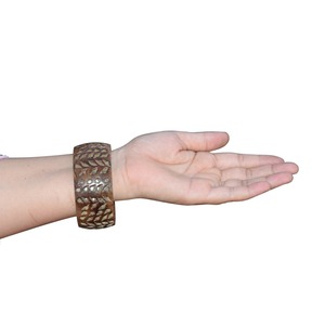 Pulseras de Madera Hechas a Mano para Mujer, Clásicas, Elegantes, Ecológicas, con Acabado Natural, Joyería Informal para Fiestas y Eventos Especiales J N - Product Image 5