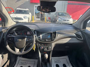 Utilisé 2017 Ch-evro-let Tr-ax L-T - Product Image 2