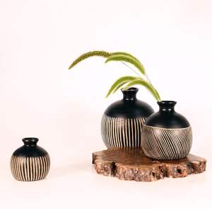 1pc Petit Vase en Bois Naturel Sculpté à la Main à Rayures Vases en Bois Décoration de Table pour Bureau Maison Salon 3.9X3.9 inch - Product Image 3