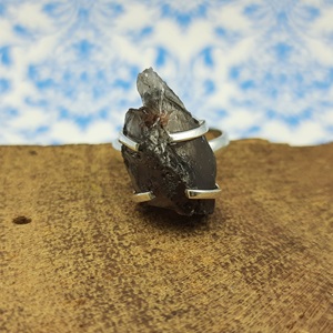 Wholesale <b>Silver</b> Designer <b>Ring</b> With Raw Smokey Quartz Gemstone Prong <b>Set</b> Hot Selling Indian Supplier's Jewelry Pearl Main Stone - Product Image 3