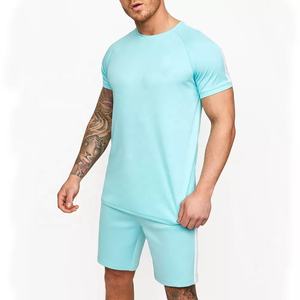 Camiseta de Diseño de Moda de verano OEM y pantalones cortos de verano para hombre - Product Image 5