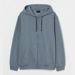 Sweat-shirt en coton basique pour homme, coupe ajustée, fabriqué à partir de tissu de haute qualité, parfait pour la superposition ou un style streetwear autonome - Product Image 4