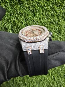 Montre mécanique de luxe pour homme personnalisable, demi-sertie de moissanite, cadran analogique, chiffres rouges, édition limitée, bracelet en caoutchouc - Product Image 3