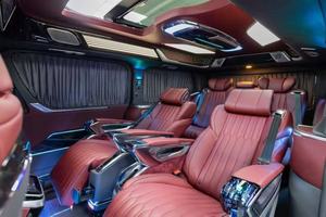 Minibus de Luxe VIP 2026 - Noir - Gris Métallisé - Moteur Diesel/Essence - Conduite à Gauche - Cuir - Transmission Automatique - Émissions Euro V - Prêt à l'Exportation - Product Image 4