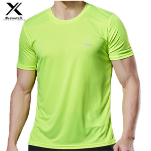 T-shirt Homme Décontracté Tendance en Jersey 100% Respirant Coupe Sportive Manches Courtes Séchage Rapide Personnalisable Couleur Logo Haute Qualité - Product Image 3
