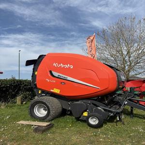 Compre Kubota Round Square Mini Hay Baler Machine Maquinaria agrícola con motor para prensa de balas de heno de paja - Product Image 1