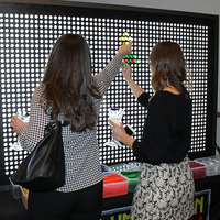 Mur interactif géant à LED lumineuses, Tableau de pixel art coloré, Jeux de carnaval, Activation de marque, Location pour événements, Divertissement pour fêtes
