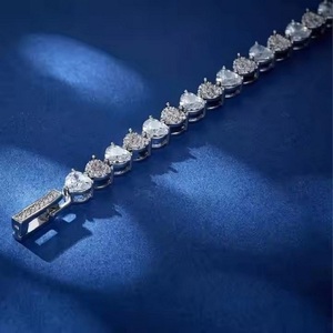 Pulsera de tenis de alta calidad, Diamante nupcial vinculado con VVS, regalo de oro blanco de 18 quilates Chapado en plata para ella - Product Image 4