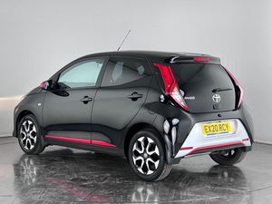 TOYOTA AYGO 1.0 VVT-I X-TREND 2020 d'occasion, conduite à gauche/droite - Product Image 3
