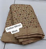 Travail de broderie de travail de miroir de coton faire au matériel de robe de fantaisie