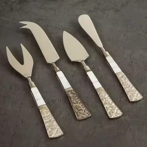 Ensemble d'outils à fromage de table argenté Accessoires de cuisine Poignée de designer Cuillère Couverts Manche en métal Cuillère Couteau Fourchette - Product Image 5