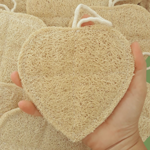 Esponja de lufa en forma de corazón de alta calidad, limpieza de cocina y lavavajillas, cepillos de baño, depuradores directos de Vietnam - Product Image 3