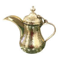 Fancy Look Unique Metal Árabe Dallah Espresso Pot Plata y oro Color Metal Tetera Regalos de inauguración de la casa Artículo de tendencia