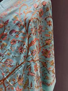 Chal de terciopelo de Cachemira tradicional vibrante, pieza de moda de invierno, patrón sólido bordado Paisley, borlas finas transpirables - Product Image 5