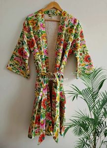 Veste matelassée en coton Kantha de haute qualité, broderie florale, longue robe d'hiver, fermeture à ceinture, respirante, écologique, très vendue - Product Image 6