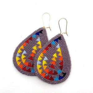 Pendientes de Loro Bordados a Mano con Cuentas, con un Toque de Lujo, Última Moda de la India - Product Image 3