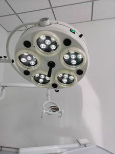 Lampe d'opération sans ombre sur pied pour clinique dentaire, implantologie et hôpital - Product Image 3