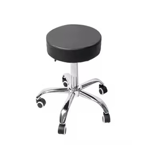 Chaise tournante ergonomique pour patients pour un confort accru Accessibilité et mobilité dans les soins médicaux - Product Image 2