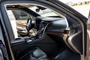 CADILLAC ESCALADE ESV PREMIUM LUXURY 4X4 D'OCCASION 2018 (CONDUITE À GAUCHE/DROITE) - Product Image 4