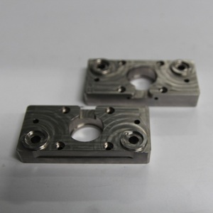 Piezas de mecanizado CNC de acero inoxidable personalizadas con placa de fijación de aleación, repuestos de plantilla de proveedor vietnamita - Product Image 1