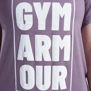 เสื้อยืด GymArmour สีลาเวนเดอร์ ผ้าเจอร์ซีย์ 100% คอตตอน ระบายอากาศได้ดี ตกแต่งด้วยโลโก้ ไซส์ L - Product Image 5