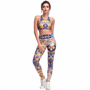Conjunto Deportivo de Yoga de Dos Piezas Estampado para Mujer, Brasier Deportivo Sublimado y Leggings Estampados para Ejercicio - Product Image 4