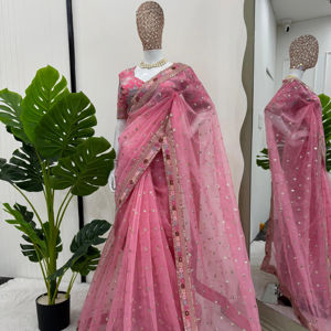 Hermoso Sari de diseñador con trabajo de hilo y secuencia - Product Image 1