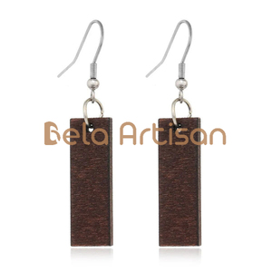 Boucles d'oreilles pendantes en bois vintage faites à la main, faible MOQ, vente en gros en provenance d'Inde, bijoux en laiton - Product Image 2