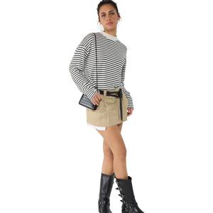 Top Deportivo Informal Hecho de Tela de Lona Resistente - Product Image 2