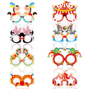 Lunettes de fête d'anniversaire sur le thème du cirque - Accessoires photo amusants en plastique pour les célébrations sur le thème des parcs d'attractions - Product Image 6