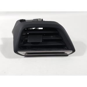 GRILLE DE VENTILATION GAUCHE DU TABLEAU DE BORD PEUGEOT 208 Série 9823459580 (19>) - Product Image 1