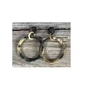 Pendientes de diferentes diseños para mujer hechos de cuerno de búfalo para pulido natural a bajo precio por Crescent Crafts - Product Image 2