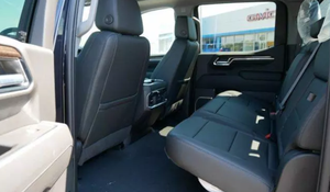Auto Usado en Excelentes Condiciones, Bajo Kilometraje, <span class=keywords><strong>GMC</strong></span> Sierra 1500 Elevation 2022, Camioneta, Envío a Todo el Mundo - Product Image 4